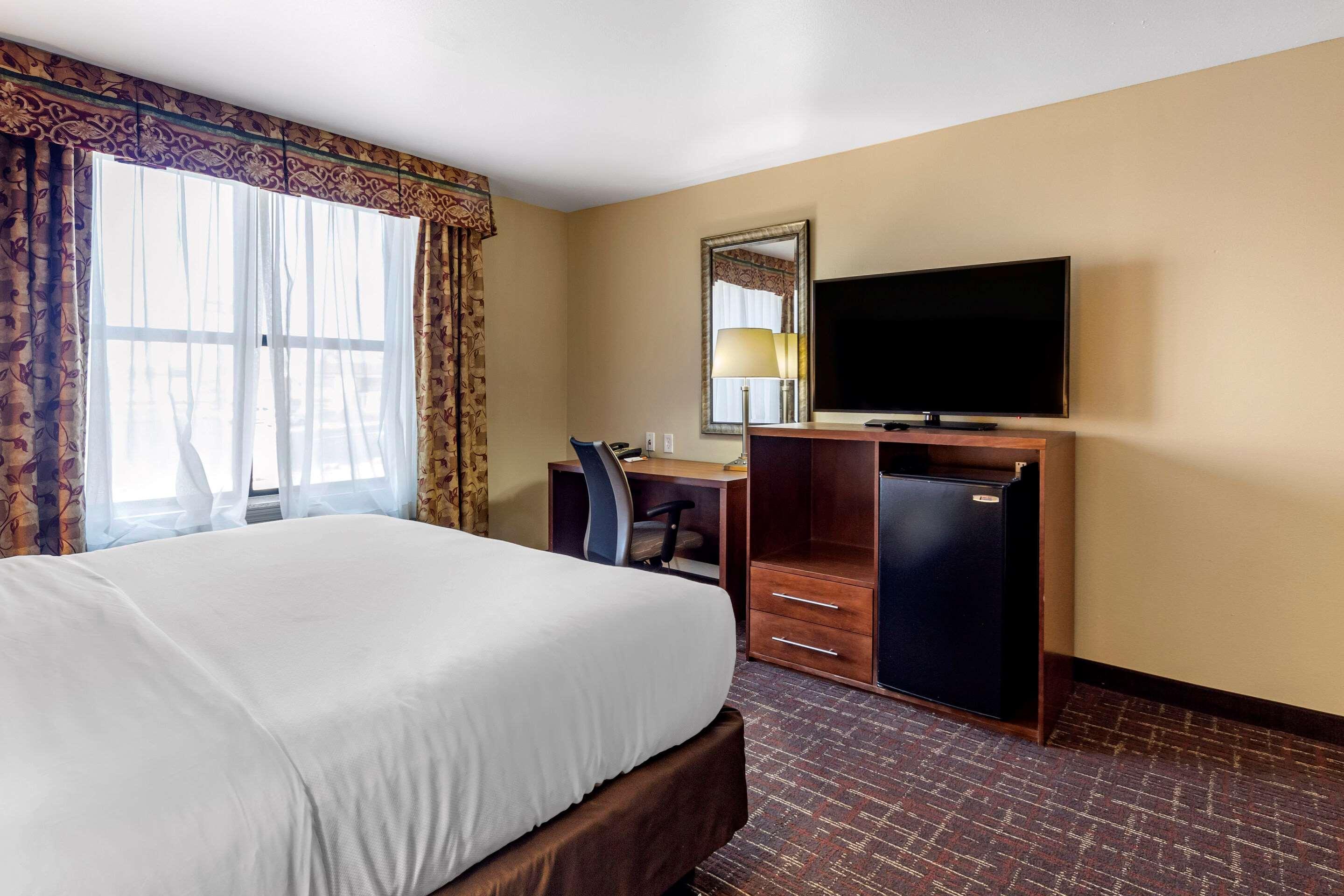 Hotel Comfort & North Near I-40 Shawnee