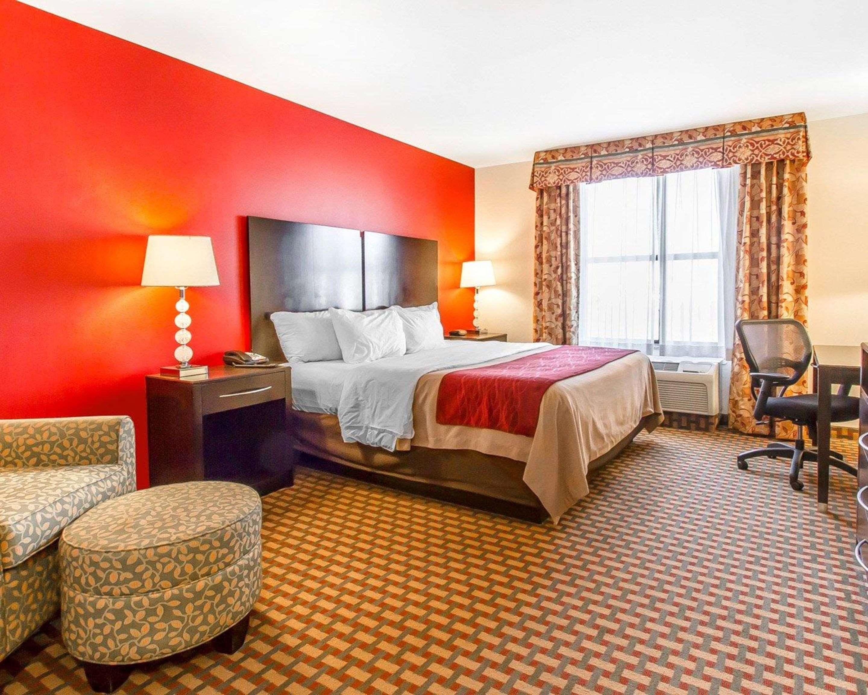 Hotel Comfort & North Near I-40