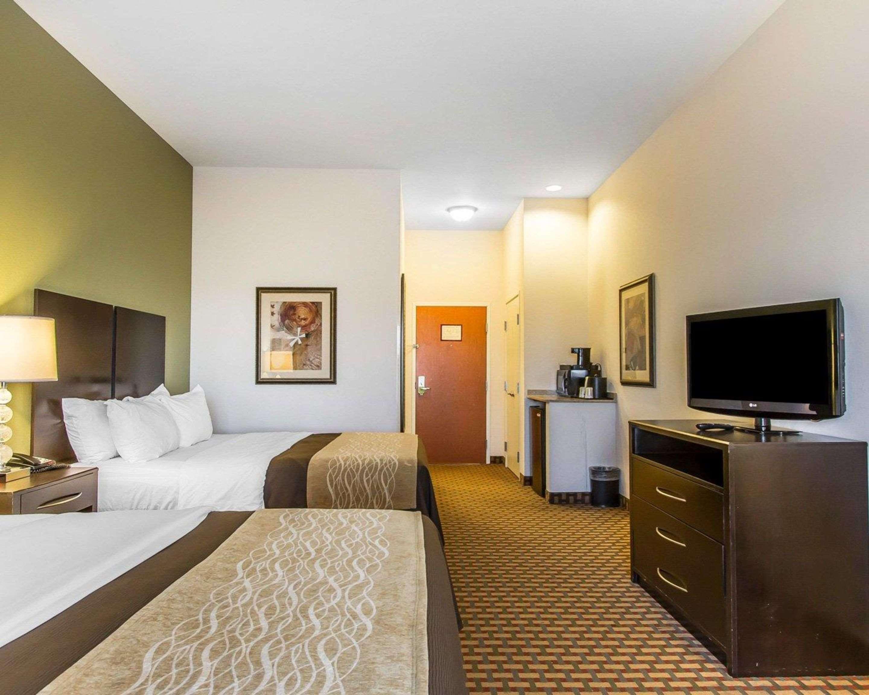 Comfort & North Near I-40 Hotel Shawnee