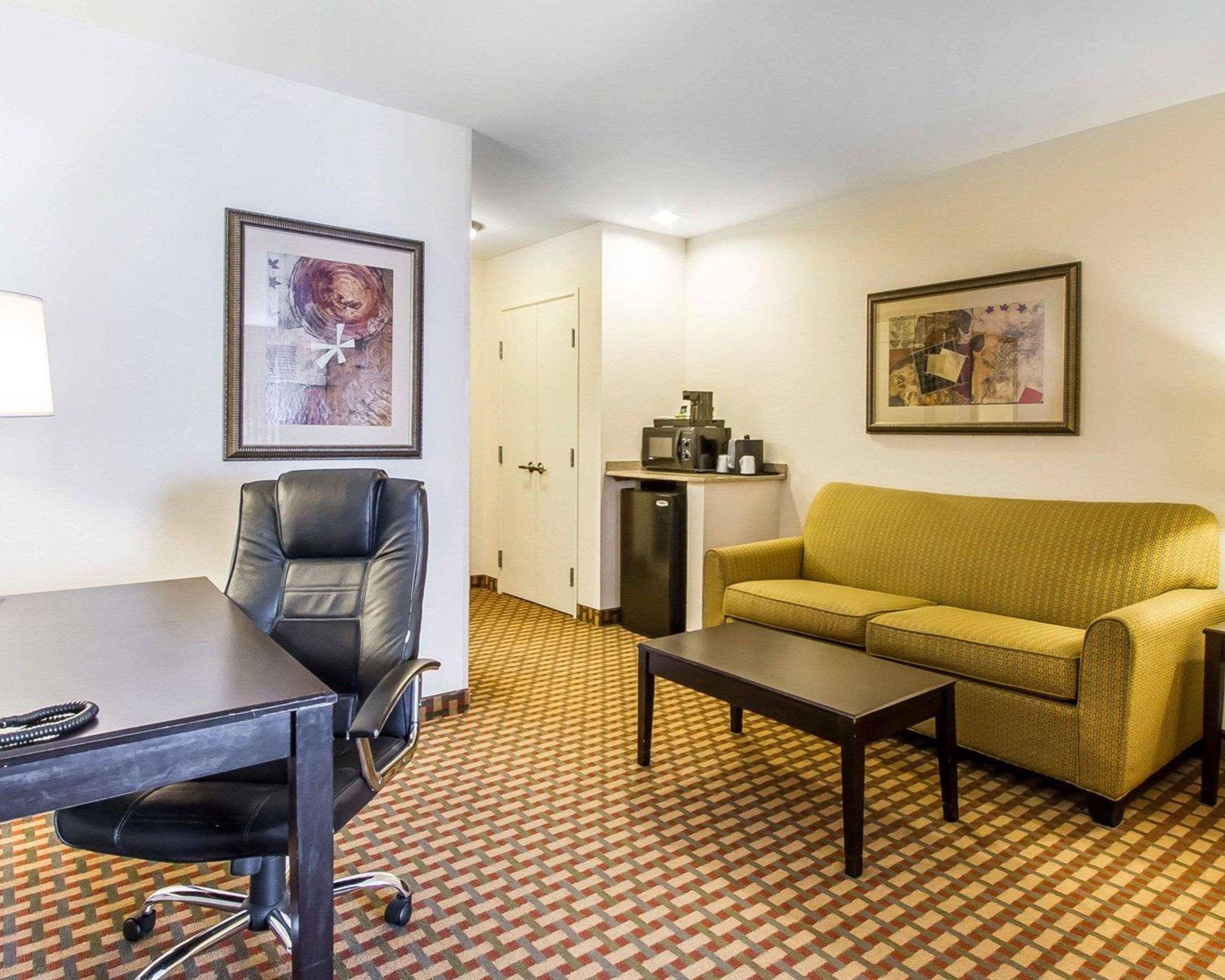Comfort & North Near I-40 Hotel 3*