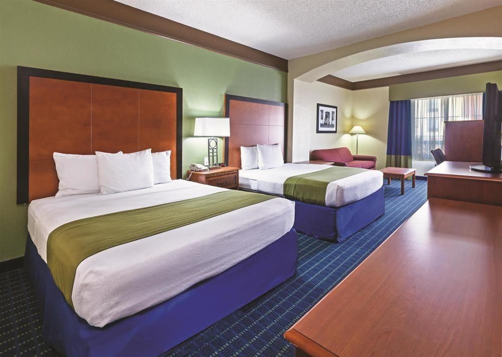 Comfort & North Near I-40 Hotel 3*