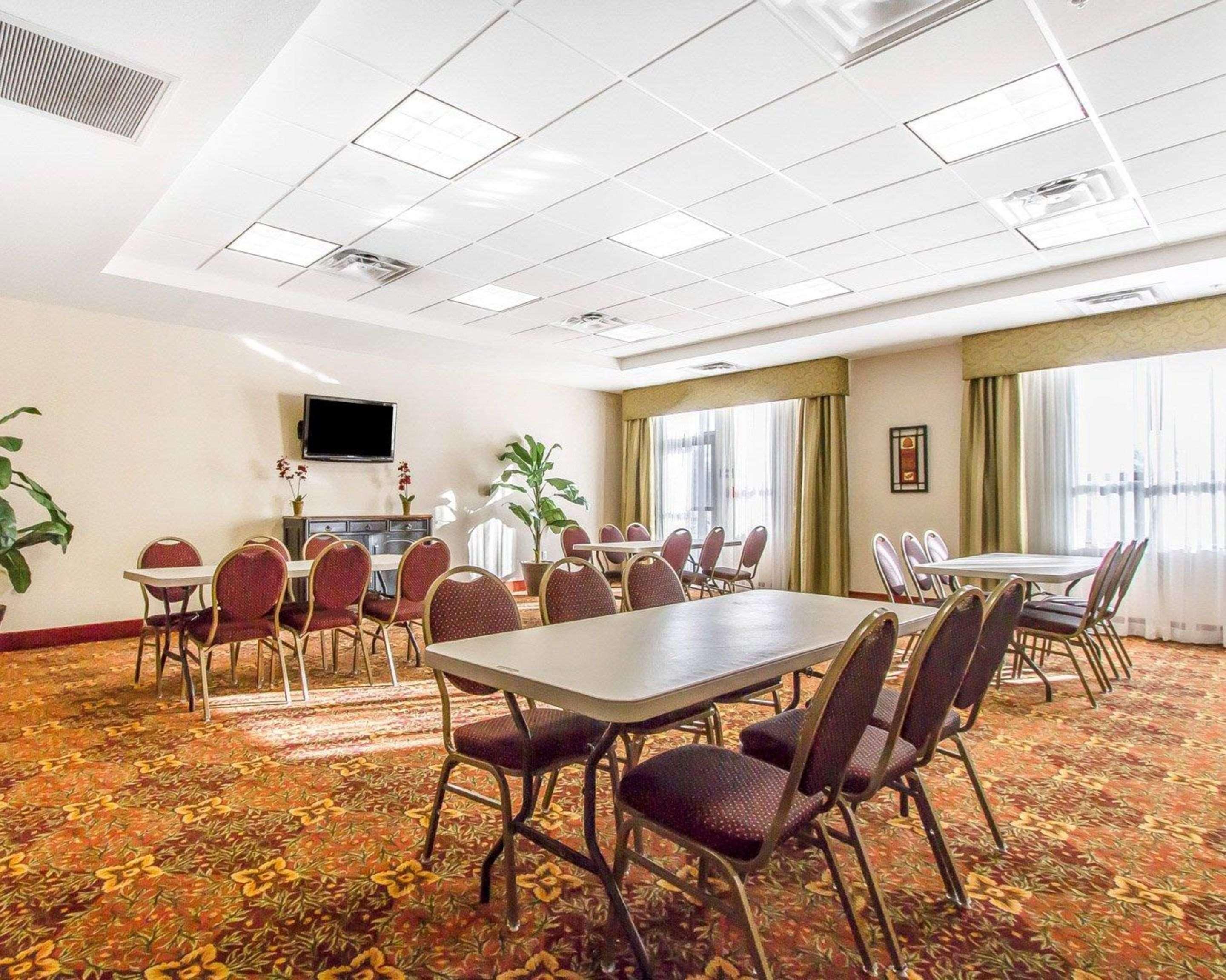 Hotel Comfort & North Near I-40 Shawnee