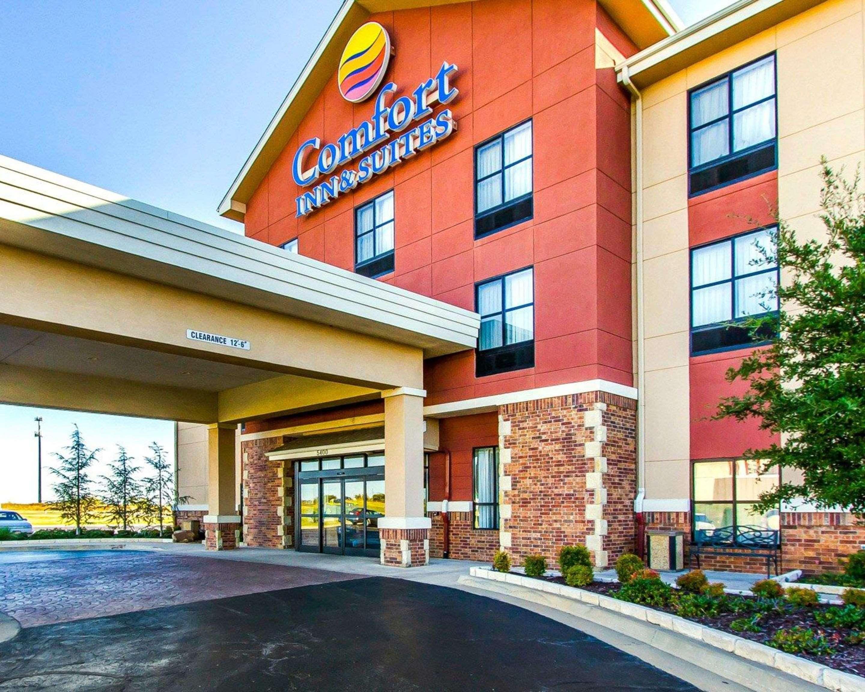 Comfort & North Near I-40 Hotel Shawnee