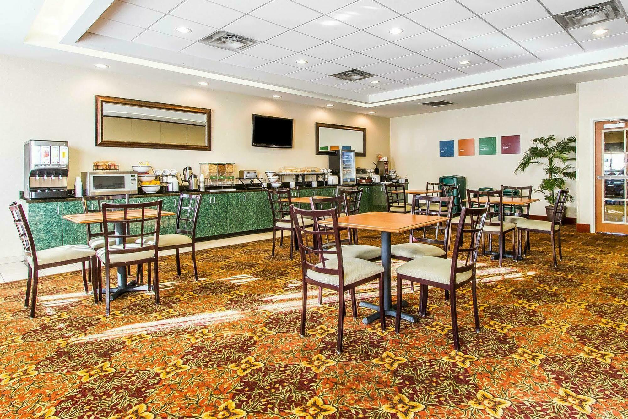 Hotel Comfort & North Near I-40