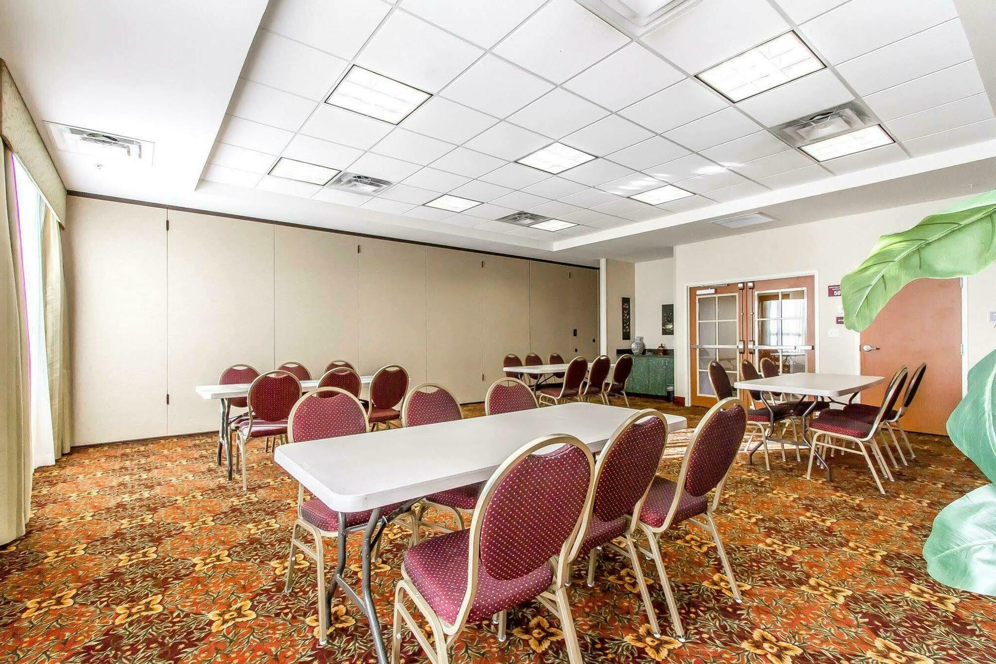 Comfort & North Near I-40 Hotel 3*
